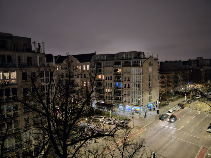 Nachtaufnahmen aus der freien Hand gelingen mit dem Galaxy S23 Ultra sehr gut. (Bild: Tobias K&ouml;ltzsch/Golem.de)